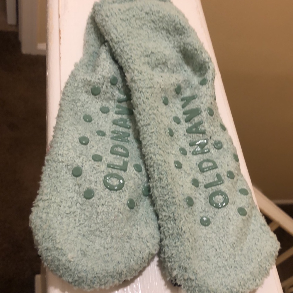 Green fuzzy Old Navy kids penguin socks - Picture 2 of 2